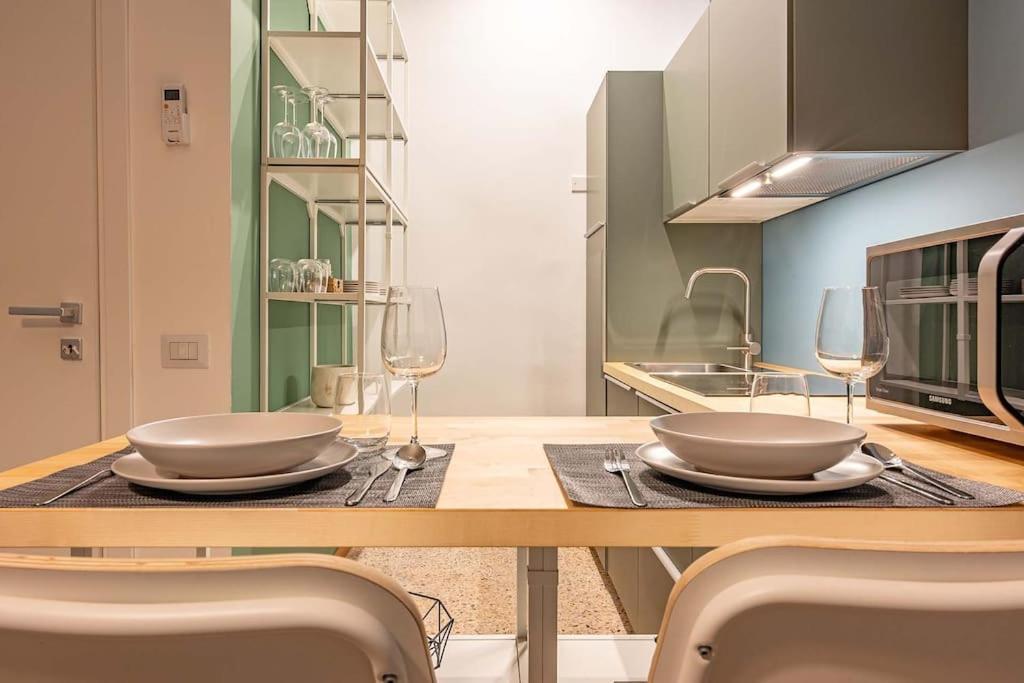 Guest Planet - Cozy Housing Porta Romana M3 Milaan Buitenkant foto