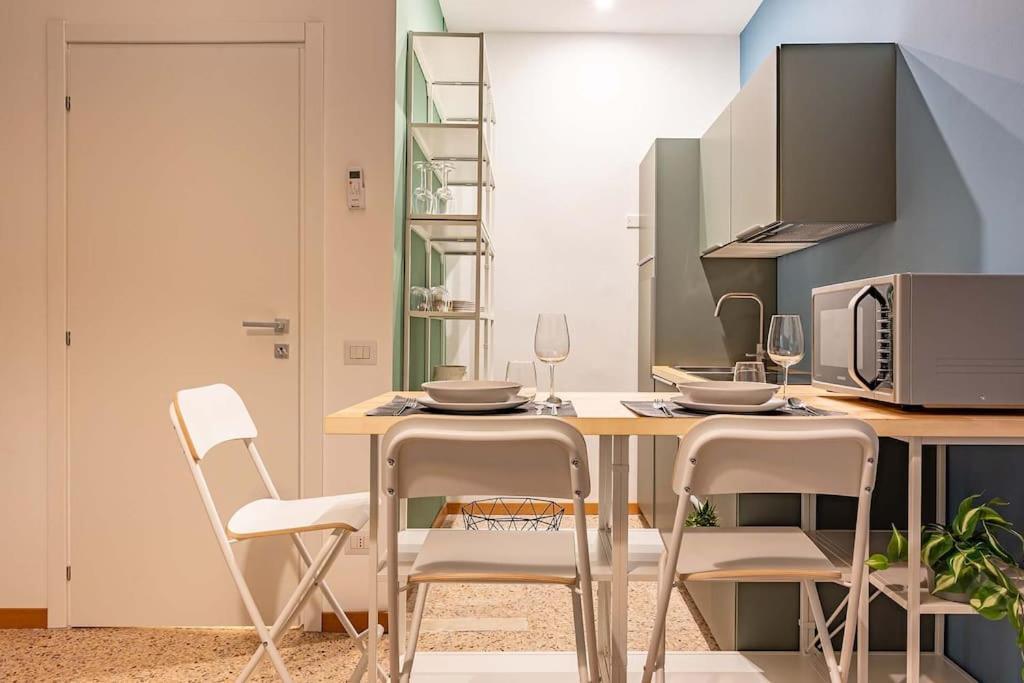 Guest Planet - Cozy Housing Porta Romana M3 Milaan Buitenkant foto