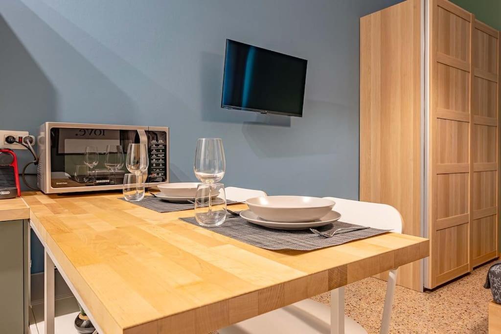 Guest Planet - Cozy Housing Porta Romana M3 Milaan Buitenkant foto